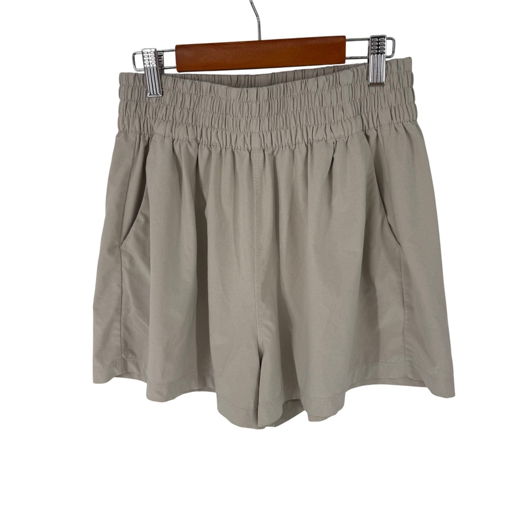 Vuori Villa Shorts Women Medium Khaki VW3015 Smocked Waist Activewear